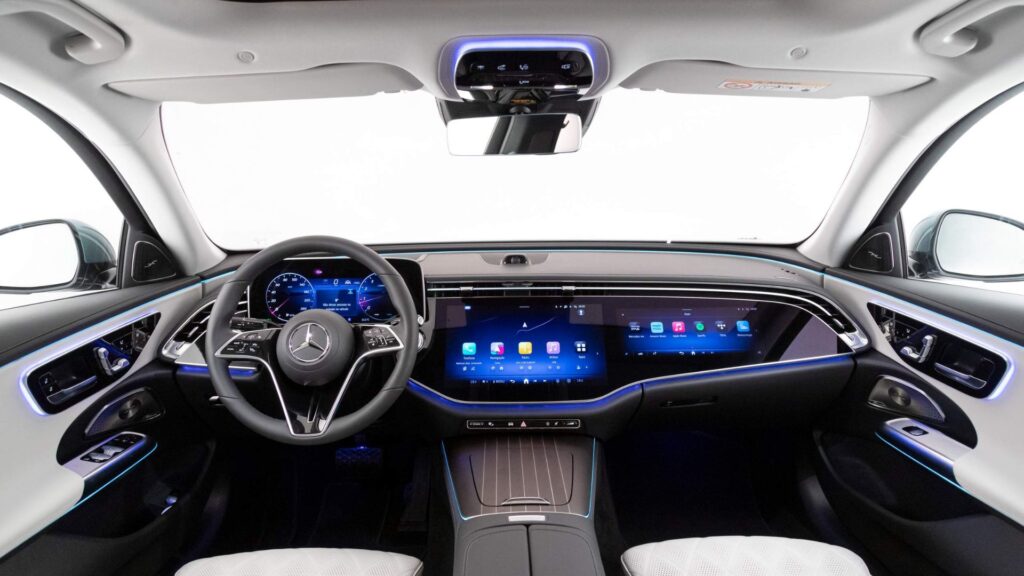 Interna do Mercedes-Benz Classe C 2025