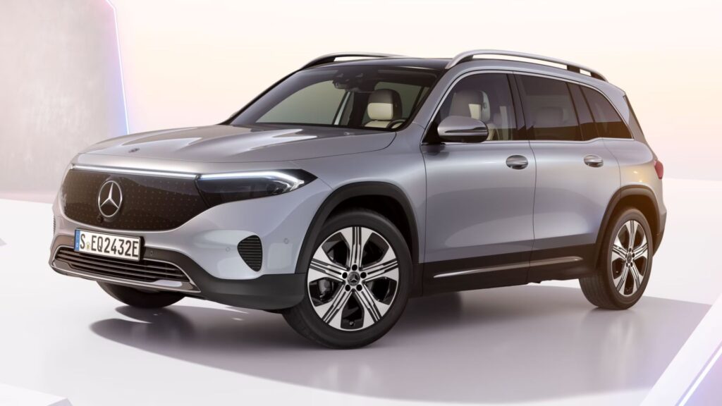 Mercedes-Benz EQB 2025 na diagonal