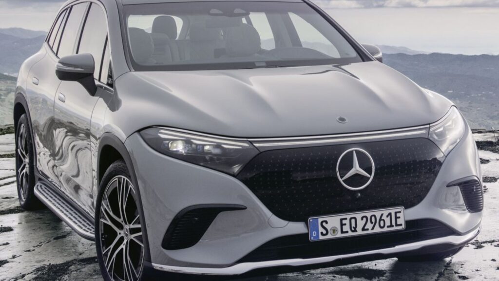 Mercedes-Benz EQA 2025 dianteira
