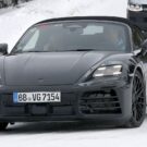 Dianteira da Porsche 911 2025 na neve