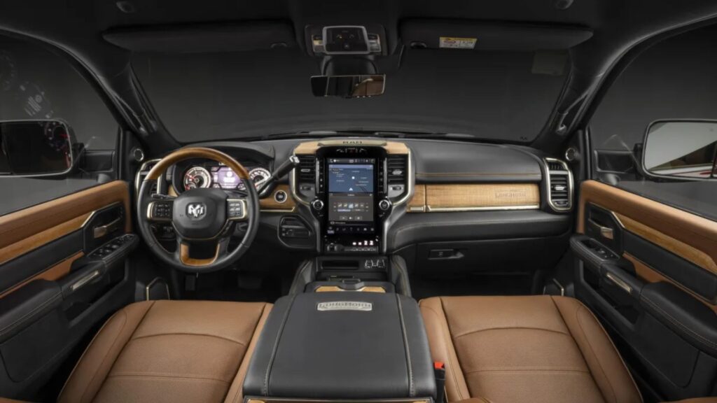 RAM 3500 2025 interna