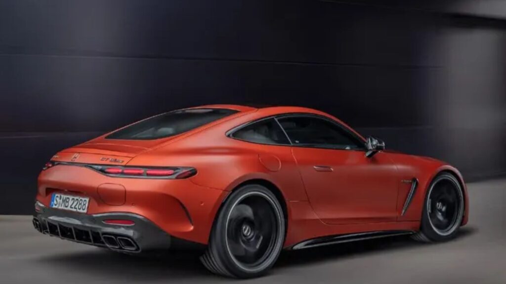 Traseira do Mercedes-AMG GT 2025.