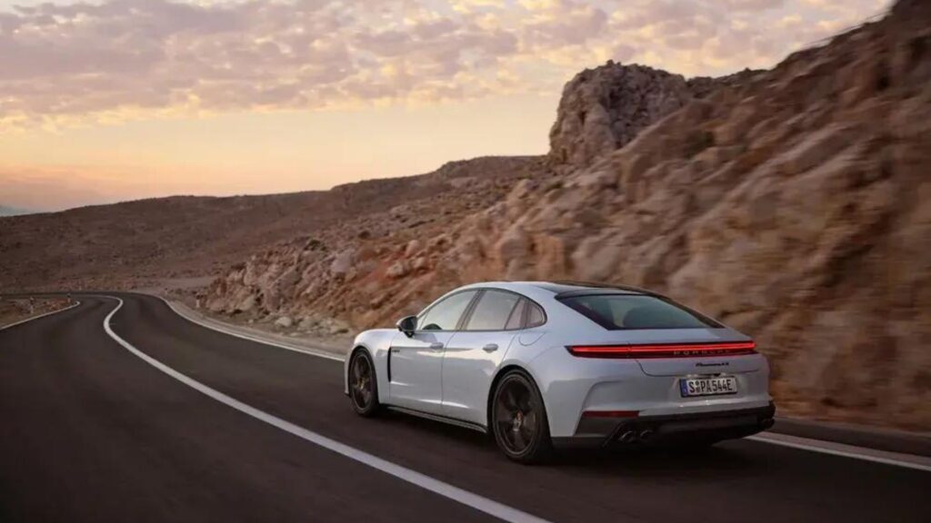 Traseira do Porsche Panamera.