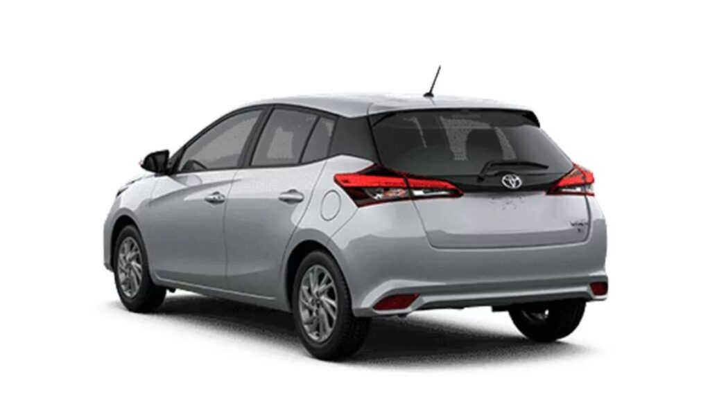 Traseira do Toyota Yaris 2025.