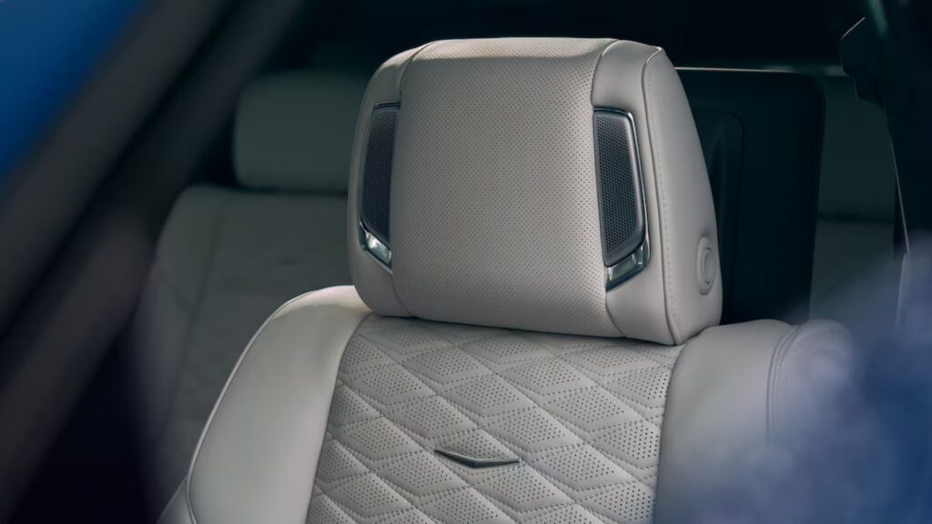 Banco do Cadillac Escalade 2025.