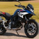 BMW F 850 GS 2025 na diagonal.