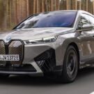 Dianteira do BMW iX M60 2025.