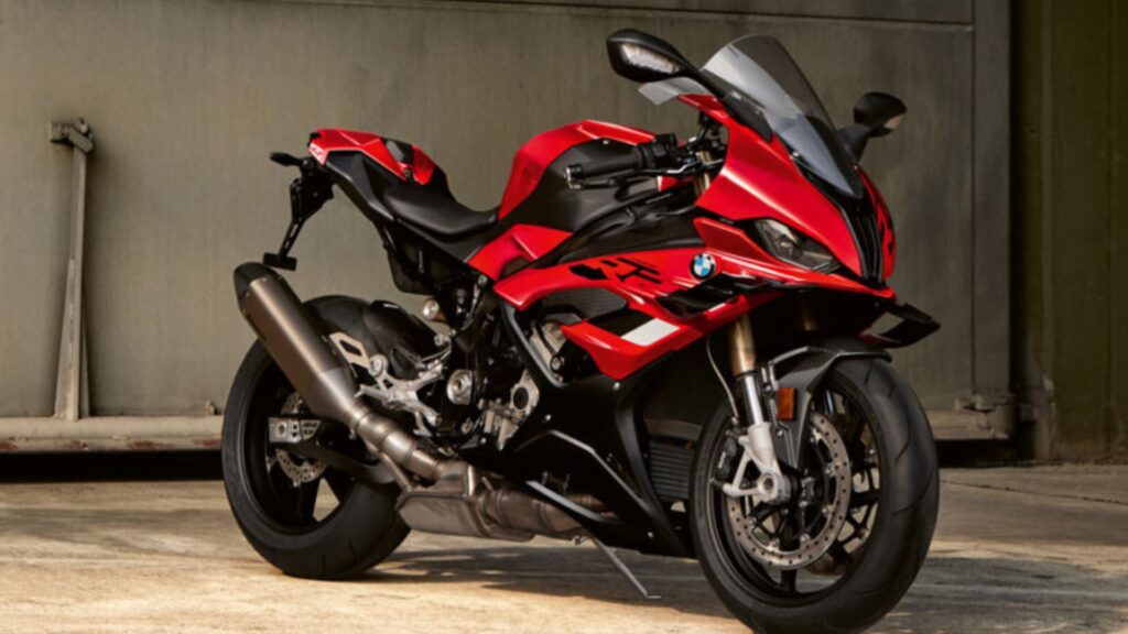 Lateral da BMW S 1000 RR 2025.