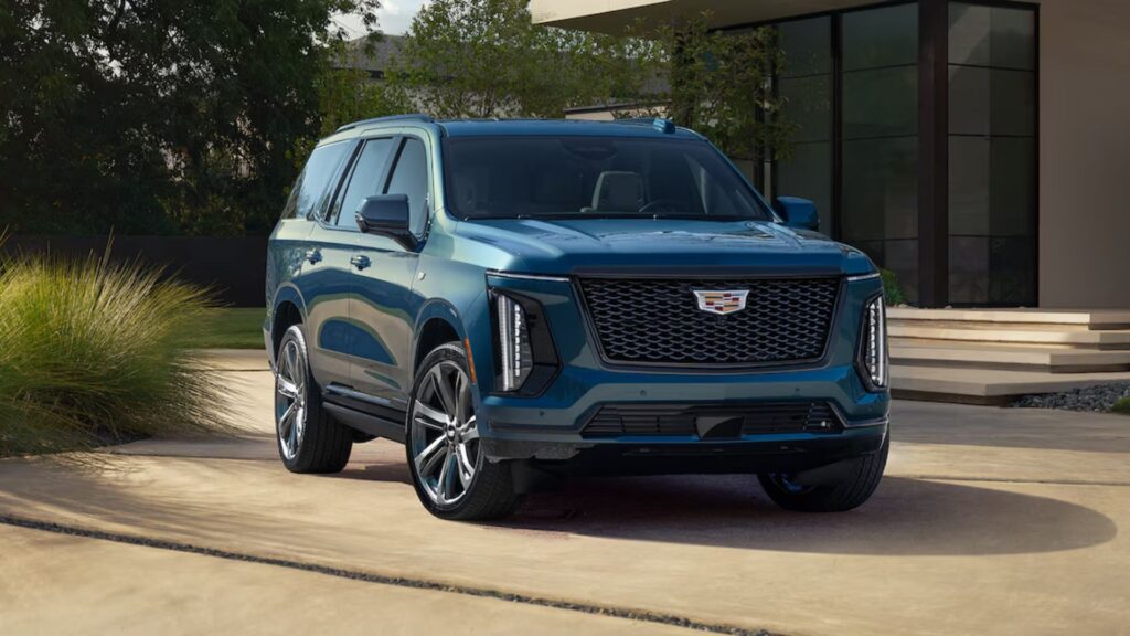 Dianteira do Cadillac Escalade 2025.
