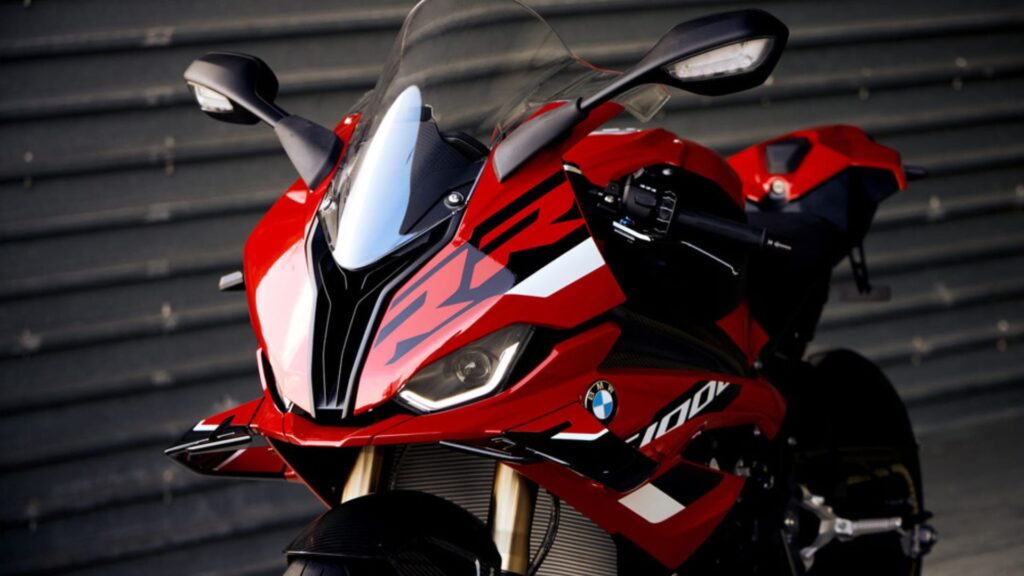 Dianteira da BMW S 1000 RR 2025.