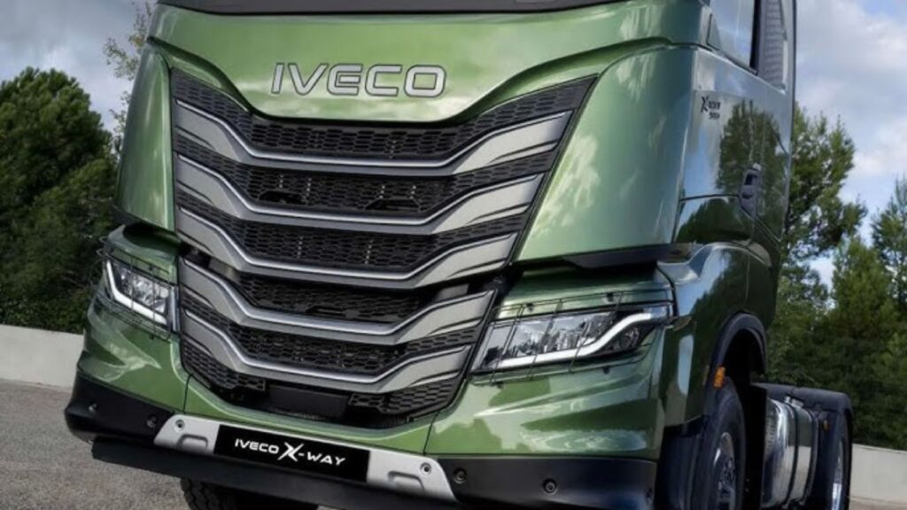 Dianteira do Iveco S-Way 2025.