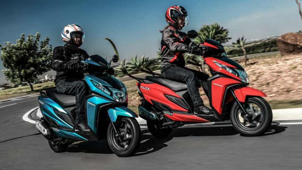 Duas Honda Elite 125 202.