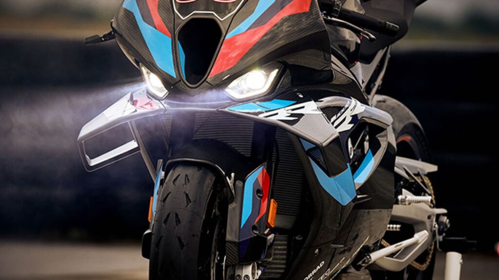 Dianteira da BMW S 1000 RR 2025.
