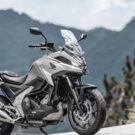 Honda NC 750X 2025 na diagonal.