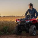 Honda TRX 420 Foutrax 2025 em roça.