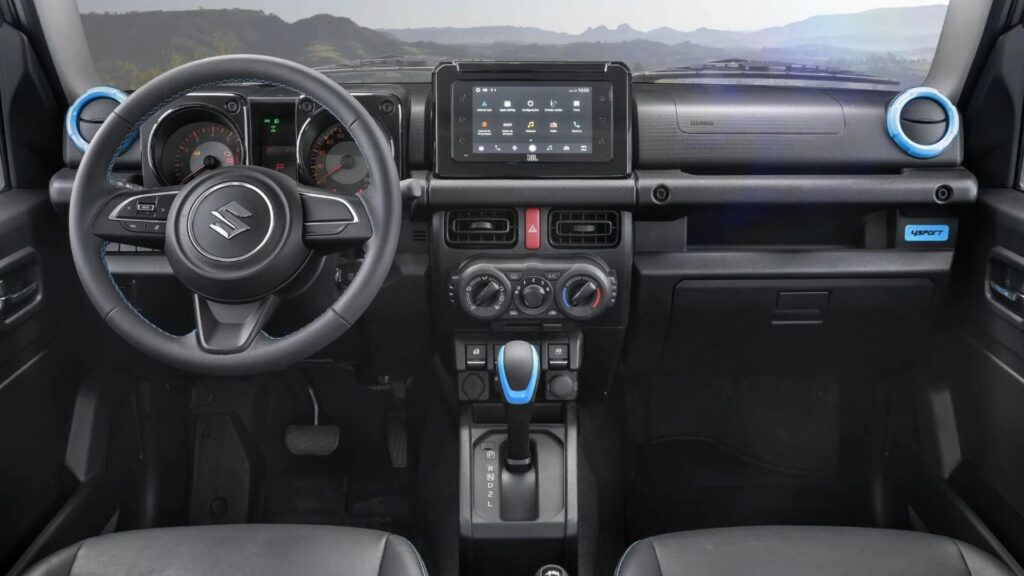 Interna do Suzuki Jimni Sierra 2025.