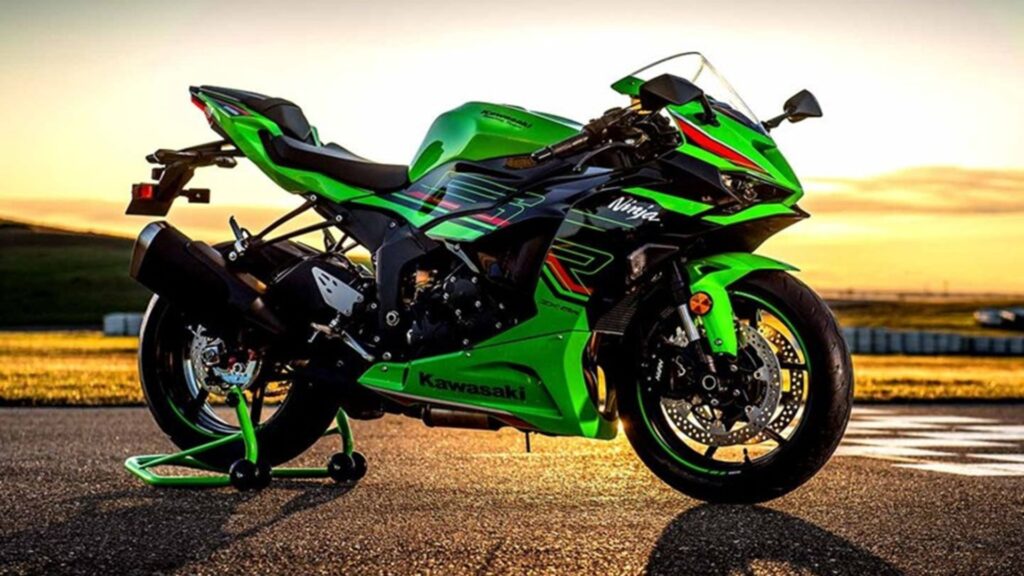 Kawasaki Ninja ZX-6R 2025 verde.