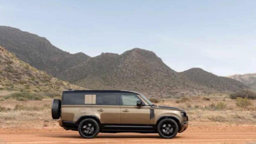 Lateral do Land Rover Defender 2025.