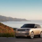 Land Rover Range Rover 2025 na estrada.
