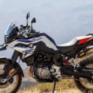 Lateral da BMW F 750 GS 2025.