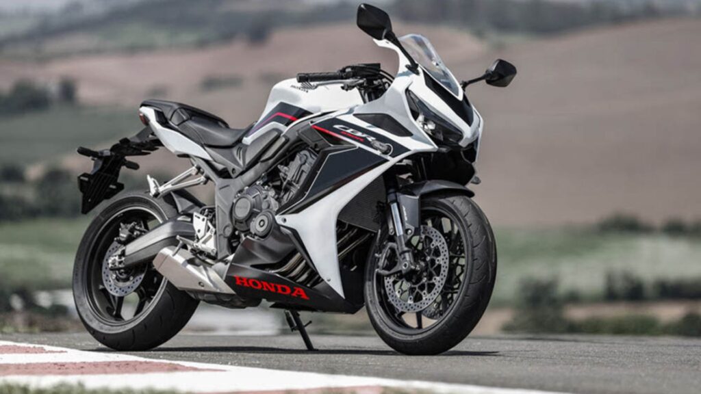 Lateral da Honda CBR 650R 2025.
