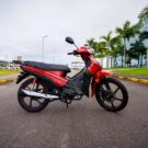 Lateral da Shineray PHOENIX S EFI 2025 vermelha.