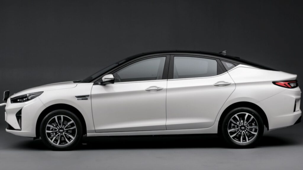 Lateral do Jac E-J7 2025.