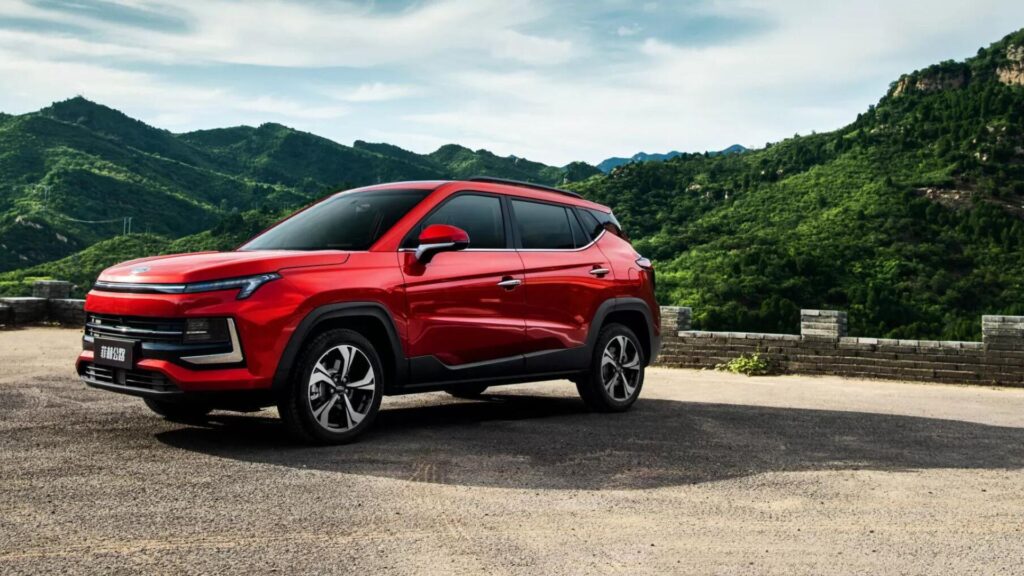 Lateral do Jac E-JS4 2025.