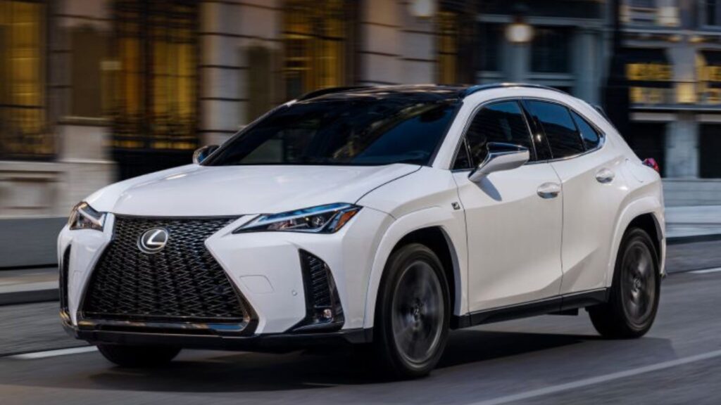 Dianteira do Lexus UX 2025.