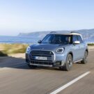 Mini Countryman SE 2025 na estrada.
