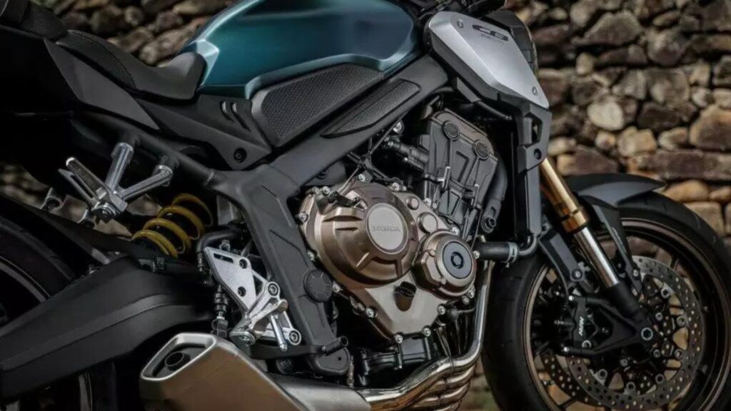 Motor da Honda CB 650R 2025.