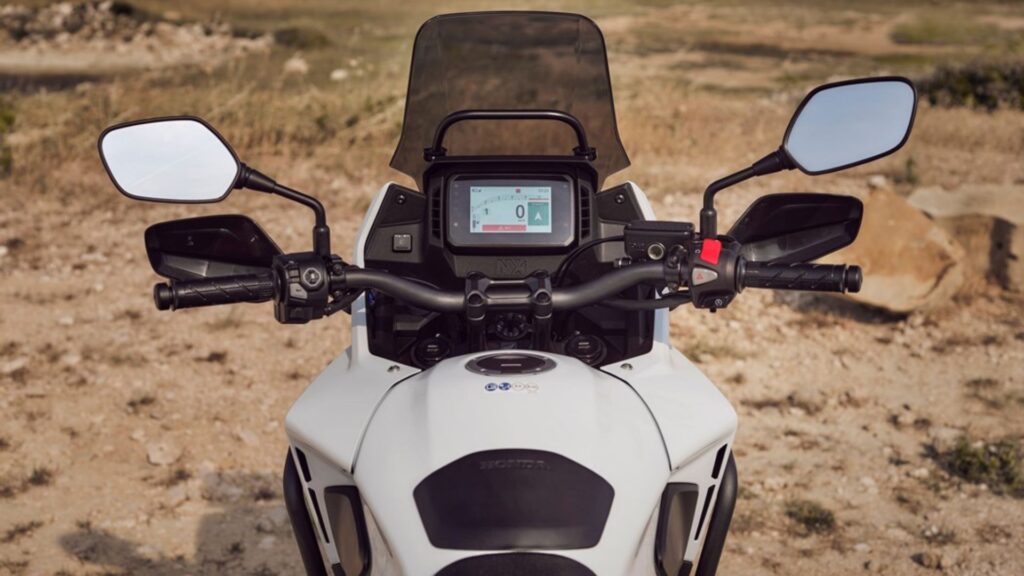 Painel da Honda CB 500X 2025.