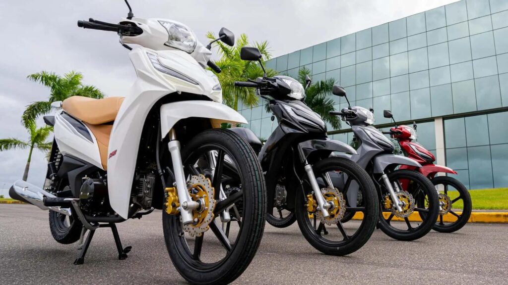 Quatro Shineray RIO 125 EFI 2025.
