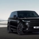 Land Rover Range Rover Sport 2025 preto na diagonal.