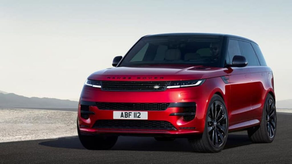 Land Rover Range Rover Sport 2025 vermelho na estrada.