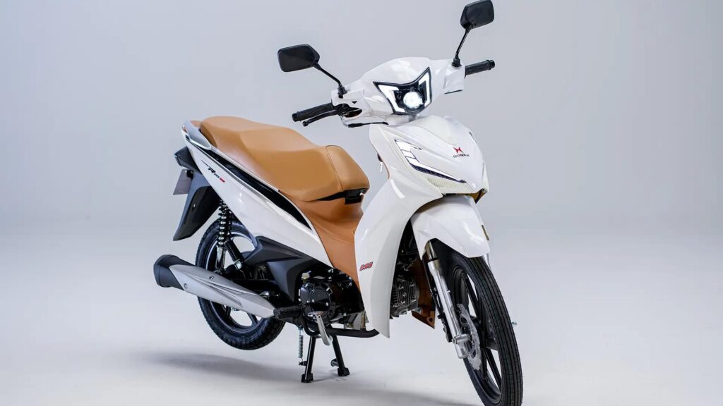 Shineray RIO 125 EFI 2025 com fundo branco.