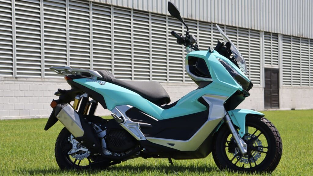 Shineray URBAN 150 EFI 2025 verde.