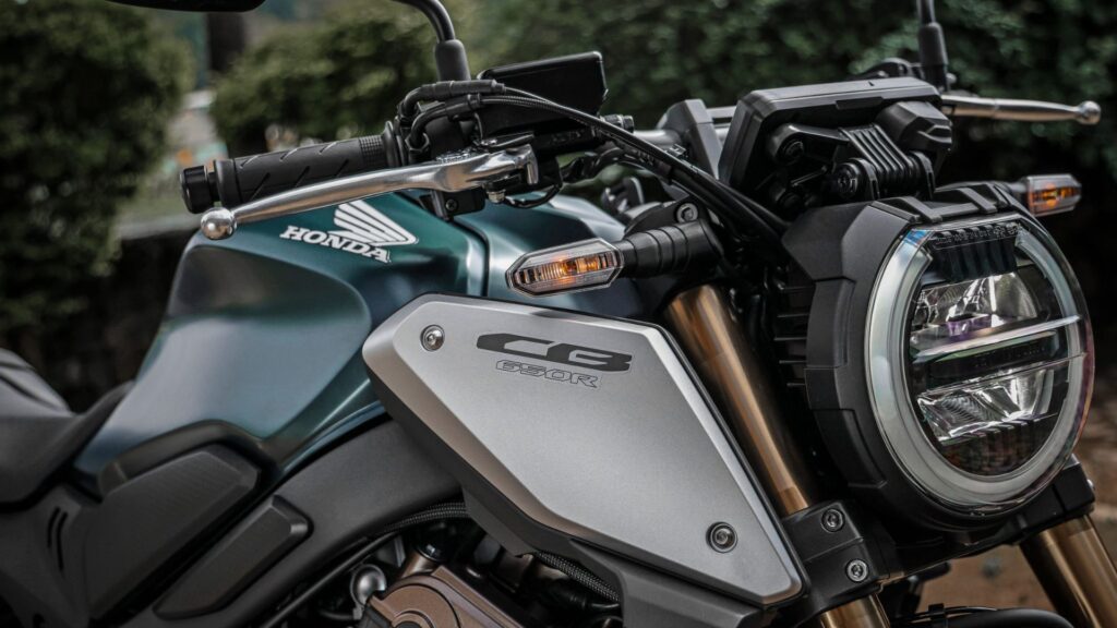 Tanque da Honda CB 650R 2025.