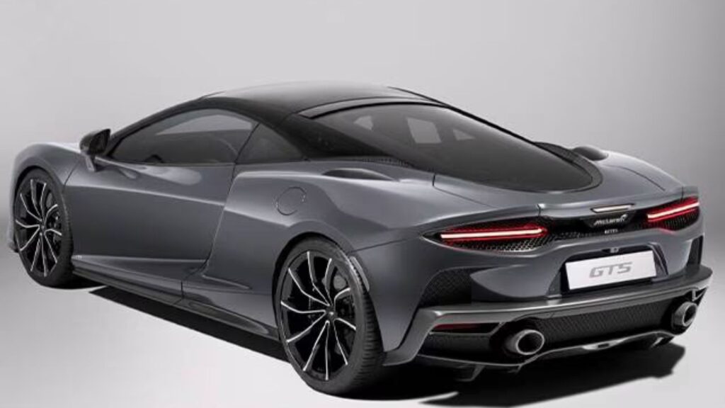 Traseira da McLaren GTS 2025.