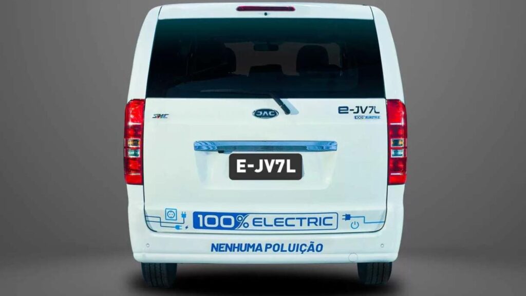 Traseira do Jac E-JV7L 2025.