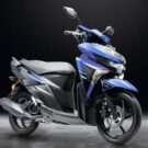 Yamaha Neo 125 UBS 2025 em fundo preto;