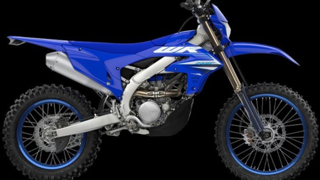 Yamaha WR250F 2025 em fundo preto.