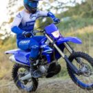 Yamaha WR450F 2025 no mato.
