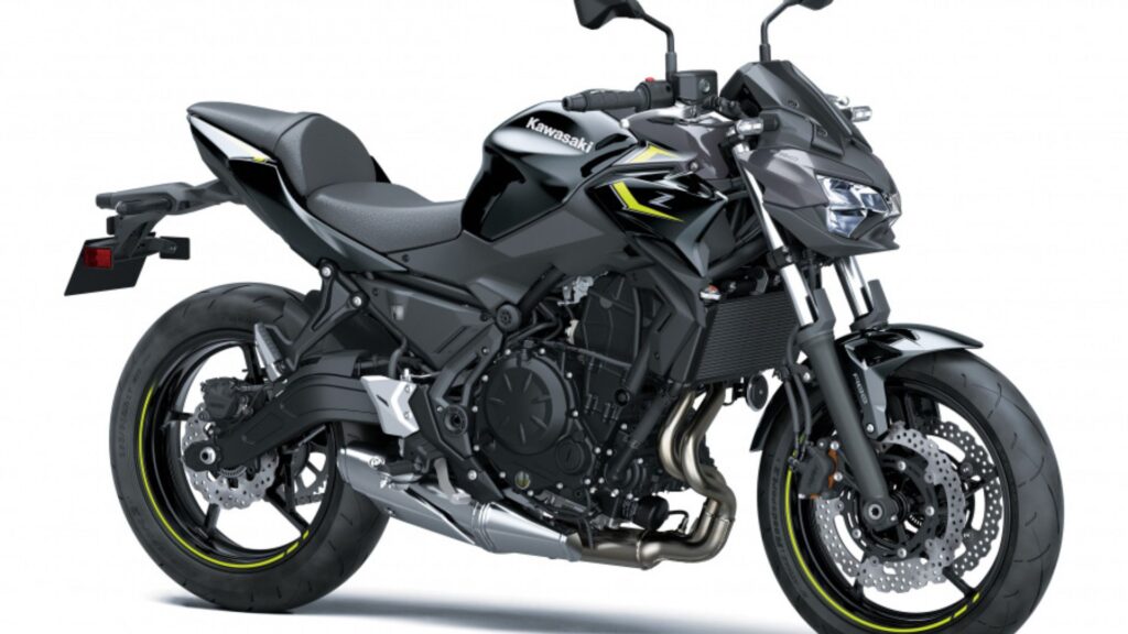 Kawasaki Z650 2025 preta.