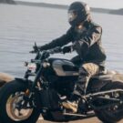 Harley-Davidson Sportster S 2025 em movimento.