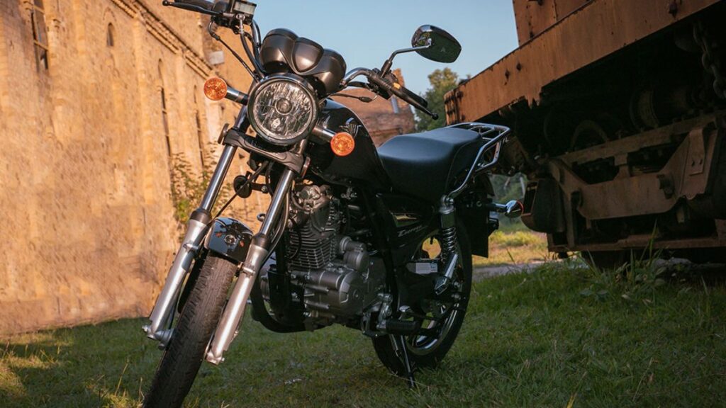 Dianteira da Haojue Chopper Road 150 2025.