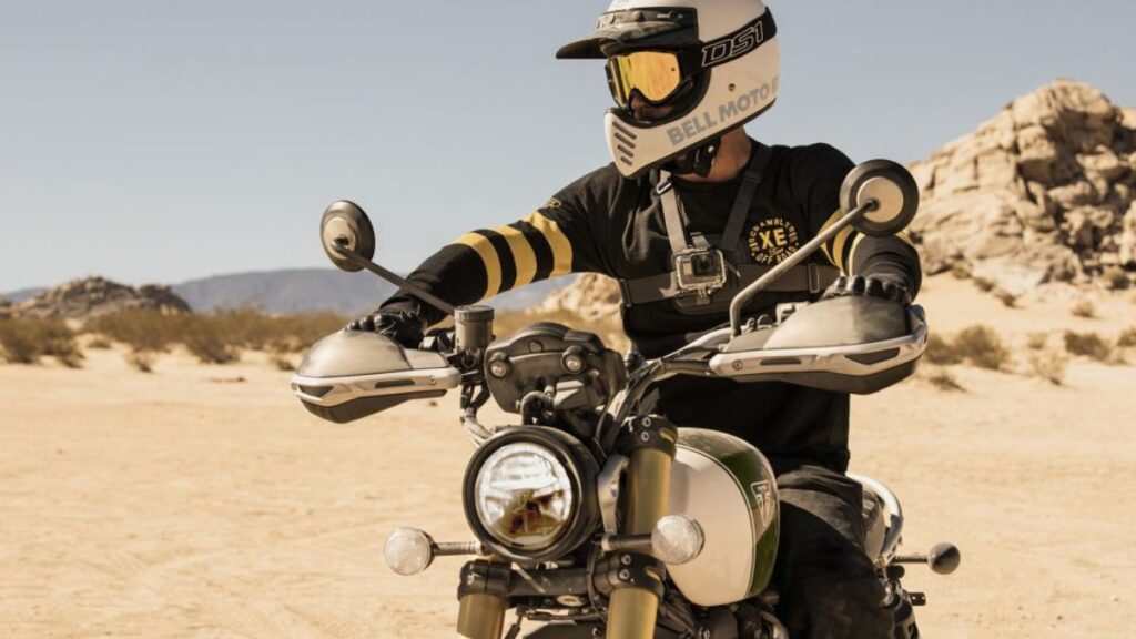 Dianteira da Triumph Scrambler 1200 2025.