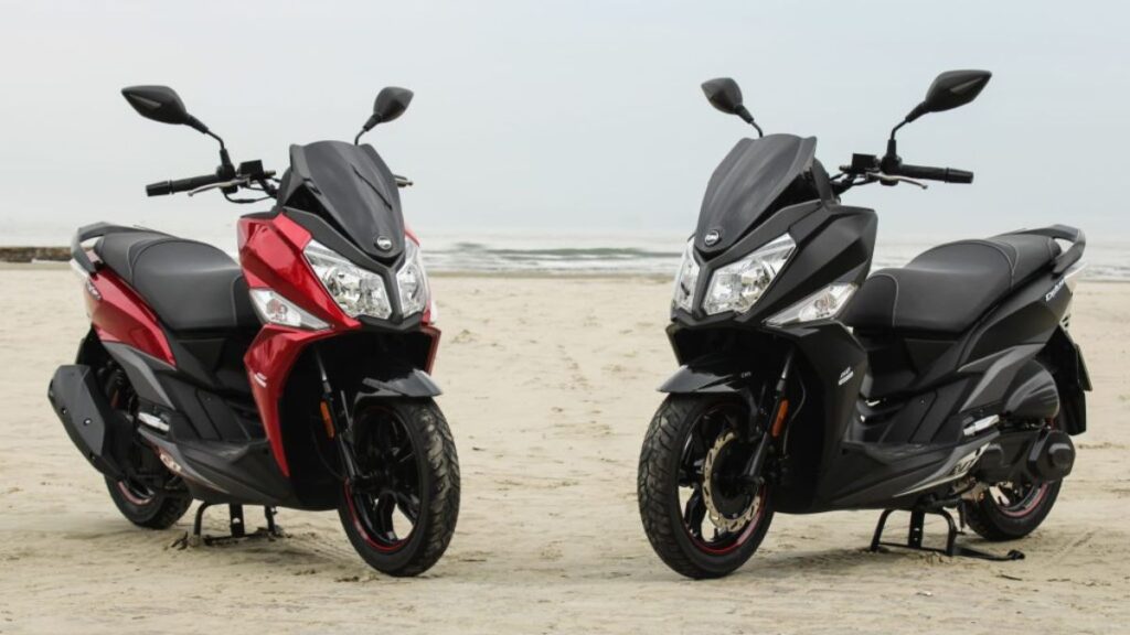 Duas Dafra Cruisym 150 2025.