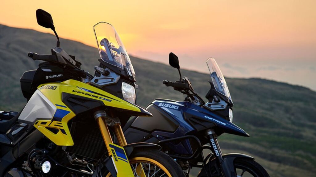 Duas Suzuki V-Strom 1050 2025.