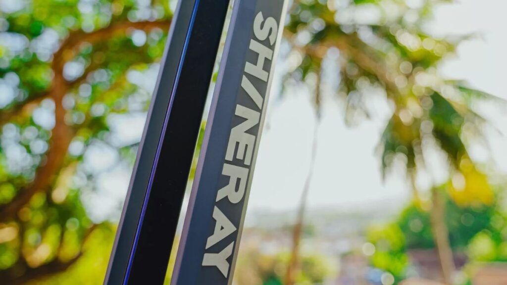 Escrita da Shineray PTXS 2025 no guidão.